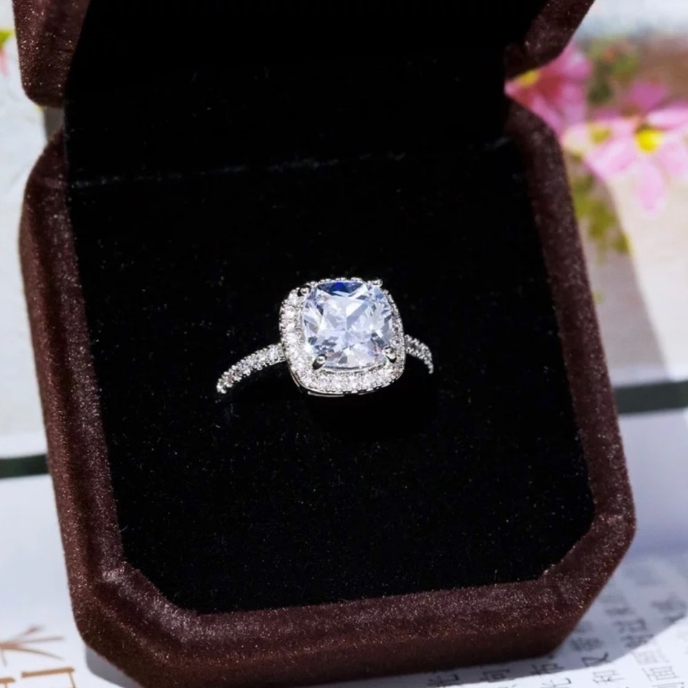 ✨Sparkling Square Halo✨ - Picture 3 of 6